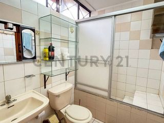 Foto 8 de ALQUILO OFICINA -CONSULTORIO-LOCAL EN LINCE 100 M2 PISO 2