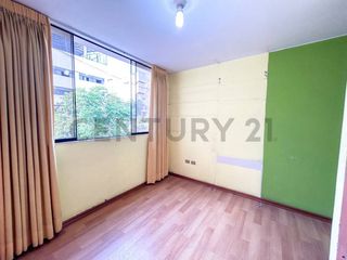 Foto 1 de ALQUILO OFICINA -CONSULTORIO-LOCAL EN LINCE 100 M2 PISO 2