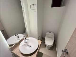 Foto 16 de SE VENDE EXCLUSIVO Y AMPLIO APARTAMENTO EL PORTAL DE GENOVES