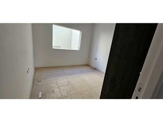 Foto 11 de VENTA · DEPARTAMENTO PRIMER PISO · 2 DORM · G.CRUZ ·  BENEGAS