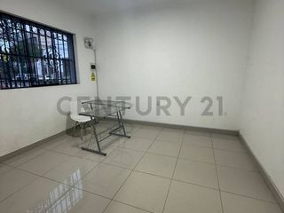 Foto 4 de Amplio local comercial en Lince