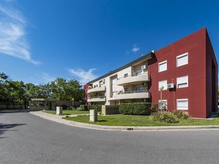 Foto 4 de Departamento dos dormitorios en venta en complejo cerrado
