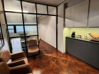 Foto 5 de Sobre Bv. Oroño y Rioja Rosario Venta Local Consultorios Oficinas Impecable Patio