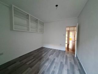 Foto 7 de Sobre Bv. Oroño y Rioja Rosario Venta Local Consultorios Oficinas Impecable Patio