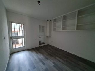 Foto 12 de Sobre Bv. Oroño y Rioja Rosario Venta Local Consultorios Oficinas Impecable Patio
