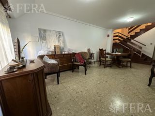 Foto 5 de Venta PH de 4 ambientes con cochera y jardin en Quilmes