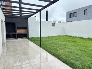 Foto 4 de Hermosa casa 2dorm * Colinas de Manantiales * Gran patio