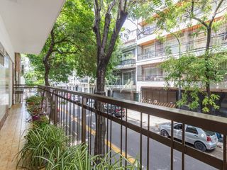 Foto 1 de VENTA DEPARTAMENTO 3 AMBIENTES CON DEPENDENCIA Y PATIO - BALVANERA