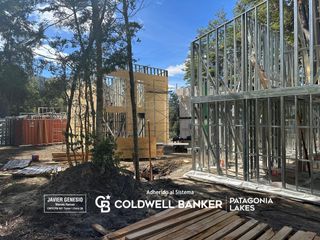 Foto 23 de Venta Casa Villa La Angostura 122m2 cubiertos  en pozo, vista parcial al lago 3 dormitorios Villa Correntoso