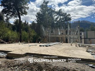 Foto 13 de Venta Casa Villa La Angostura 122m2 cubiertos  en pozo, vista parcial al lago 3 dormitorios Villa Correntoso