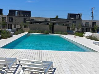Foto 1 de Townhouse 4 ambientes en Oliden Joven amenities