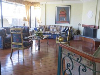 Foto 9 de VENTA O RENTA CASA COMERCIAL 311 M2 sobre Av. Diego de Vásquez. A.Ly.B.aqt