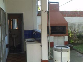 Foto 13 de Venta en bloque Casa y  Departamento - 4 dormitorios 2 baños - 400mts2 totales - Las Toninas