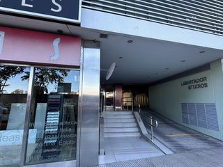 Foto 3 de VENTA Oficina de 57M2 con Divisiones y  Cochera en Nuñez - LIBERTADOR STUDIOS