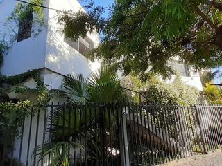 Foto 1 de Casa en venta - 5 dormitorios 3 baños - 140mts2 - Ringuelet