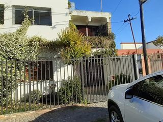 Foto 3 de Casa en venta - 5 dormitorios 3 baños - 140mts2 - Ringuelet