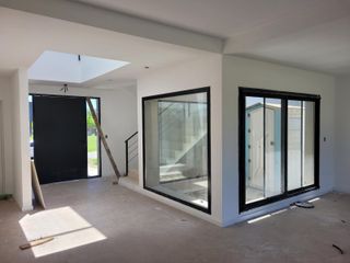 Foto 8 de Puertos - Acacias | Venta | Casa a estrenar de 5 ambientes en lote interno