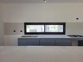 Foto 10 de Puertos - Acacias | Venta | Casa a estrenar de 5 ambientes en lote interno
