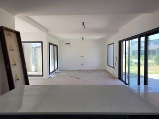 Foto 13 de Puertos - Acacias | Venta | Casa a estrenar de 5 ambientes en lote interno