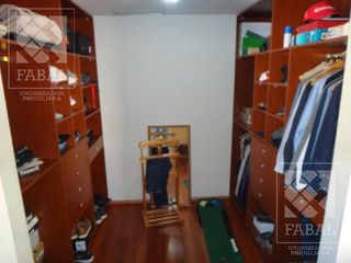 Foto 11 de Casa alquiler o venta Santa Genoveva, 3 dormitorios, 3 baños, quincho-garaje y jardín