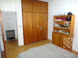 Foto 19 de Casa alquiler o venta Santa Genoveva, 3 dormitorios, 3 baños, quincho-garaje y jardín