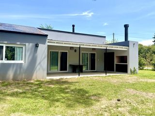 Foto 5 de Venta casa en Lobos con jardín 850m2 Arbolado, Alambrado!