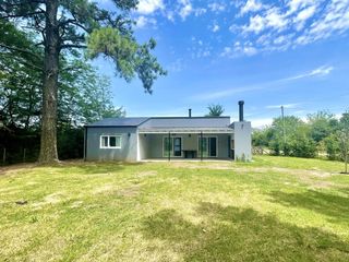 Foto 3 de Venta casa en Lobos con jardín 850m2 Arbolado, Alambrado!