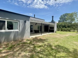 Foto 4 de Venta casa en Lobos con jardín 850m2 Arbolado, Alambrado!