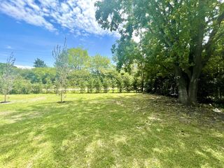 Foto 6 de Venta casa en Lobos con jardín 850m2 Arbolado, Alambrado!