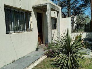 Foto 1 de Casa en venta - 1 dormitorio 1 baño - Cochera - 528mts2 - Manuel B. Gonnet, La Plata