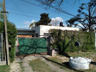 Foto 2 de Casa en venta - 1 dormitorio 1 baño - Cochera - 528mts2 - Manuel B. Gonnet, La Plata