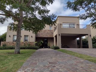 Foto 2 de Venta Increíble Casa 6 Amb a La Laguna en El Golf Nordelta Tigre