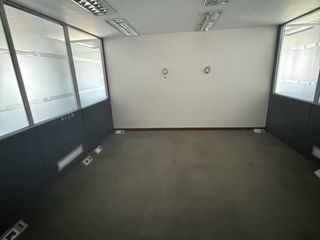 Foto 16 de Oficina amplia con excelentes vistas !!!!