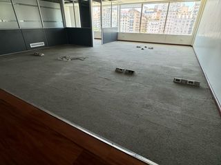 Foto 15 de Oficina amplia con excelentes vistas !!!!