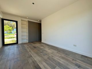 Foto 7 de Venta de casa 5 ambientes con pileta climatizada en Rumenco Joven
