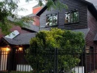 Foto 2 de Casa en venta - 4 dormitorios 3 Baños - 310Mts2 - San Martín de Los Andes