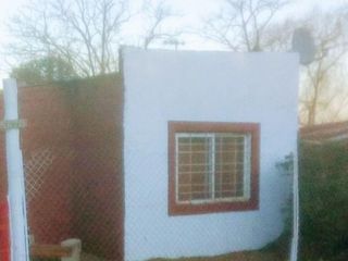 Foto 1 de Casa en venta - 2 dormitorios 1 baño - 90mts2 - Melchor Romero, La Plata