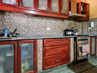 Foto 15 de Casa en venta - 3 dormitorios 3 baños - cochera - 300mts2 - Tolosa, La Plata