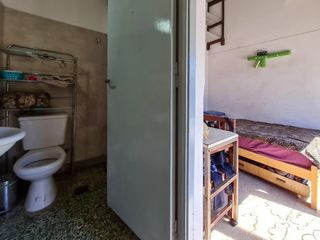 Foto 31 de Casa en venta - 3 dormitorios 3 baños - cochera - 300mts2 - Tolosa, La Plata