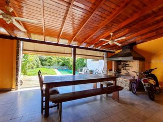 Foto 23 de Casa en venta - 3 dormitorios 3 baños - cochera - 300mts2 - Tolosa, La Plata