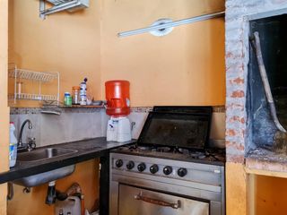 Foto 28 de Casa en venta - 3 dormitorios 3 baños - cochera - 300mts2 - Tolosa, La Plata