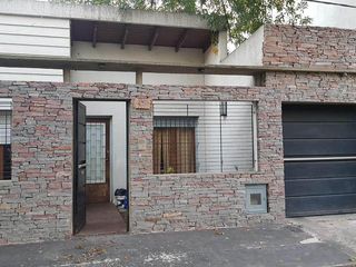 Foto 48 de Casa en venta - 3 dormitorios 3 baños - cochera - 300mts2 - Tolosa, La Plata