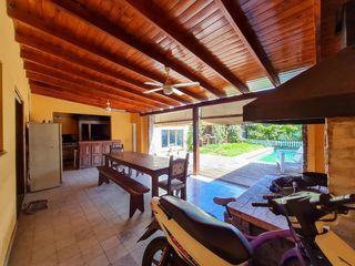Foto 27 de Casa en venta - 3 dormitorios 3 baños - cochera - 300mts2 - Tolosa, La Plata