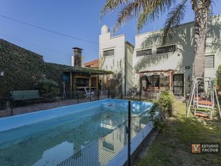 Foto 35 de Casa venta - 4 dormitorios 2 baños - cocheras - pileta - 150Mts2 - Tolosa, La Plata
