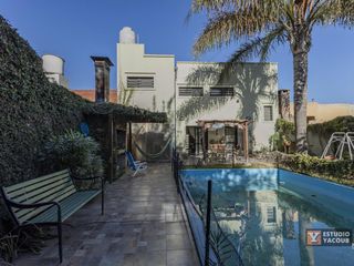 Foto 29 de Casa venta - 4 dormitorios 2 baños - cocheras - pileta - 150Mts2 - Tolosa, La Plata