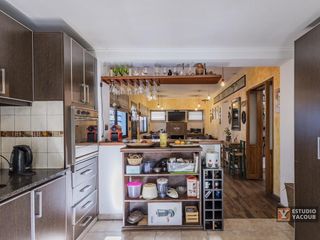 Foto 11 de Casa venta - 4 dormitorios 2 baños - cocheras - pileta - 150Mts2 - Tolosa, La Plata