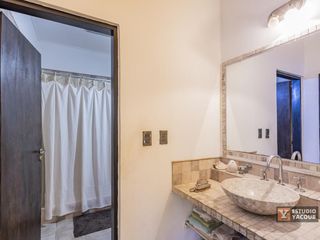 Foto 25 de Casa venta - 4 dormitorios 2 baños - cocheras - pileta - 150Mts2 - Tolosa, La Plata