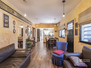 Foto 4 de Casa venta - 4 dormitorios 2 baños - cocheras - pileta - 150Mts2 - Tolosa, La Plata