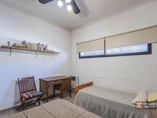 Foto 18 de Casa venta - 4 dormitorios 2 baños - cocheras - pileta - 150Mts2 - Tolosa, La Plata
