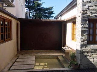 Foto 30 de Casa venta 4 dormitorios  4 baños 3 cocheras 600mts2 totales - Ringuelet